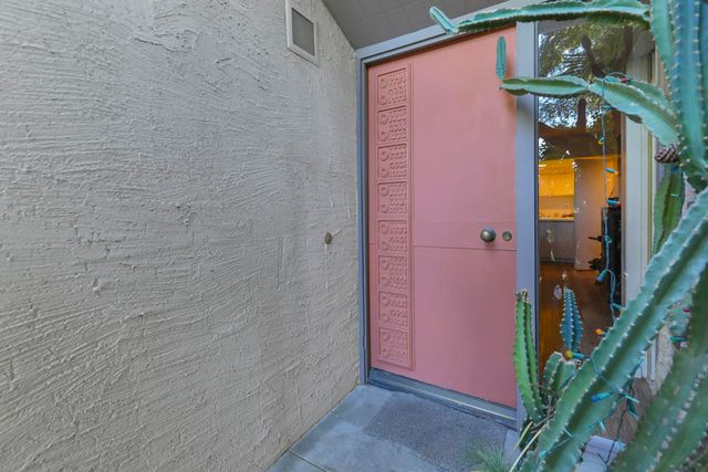 2504 N Whitewater Club Drive A, Palm Springs, CA 92262