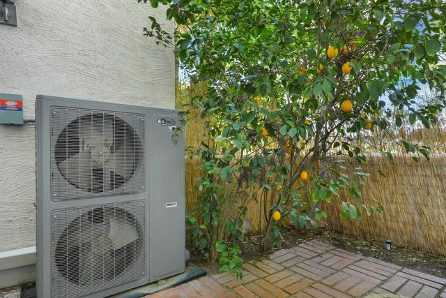 2504 N Whitewater Club Drive A, Palm Springs, CA 92262