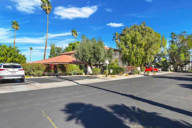 2504 N Whitewater Club Drive A, Palm Springs, CA 92262