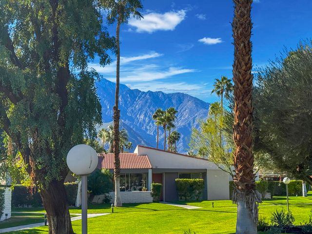 2504 N Whitewater Club Drive A, Palm Springs, CA 92262