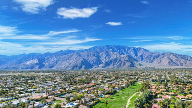 2504 N Whitewater Club Drive A, Palm Springs, CA 92262