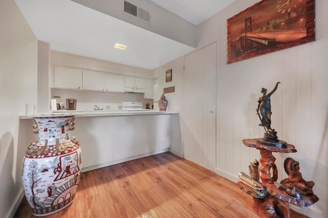 2504 N Whitewater Club Drive A, Palm Springs, CA 92262