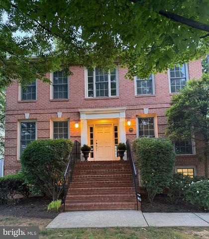 2904 N 4TH ST N, Arlington, VA 22201
