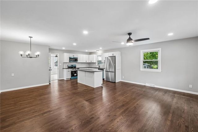 3741 N Brighton Avenue, Kansas City, MO 64117