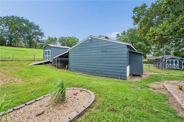 3741 N Brighton Avenue, Kansas City, MO 64117