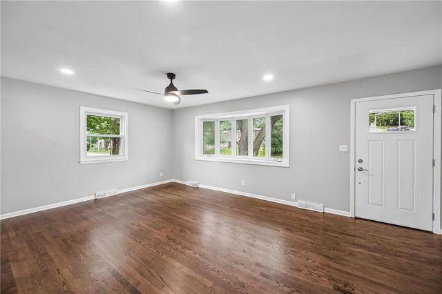 3741 N Brighton Avenue, Kansas City, MO 64117
