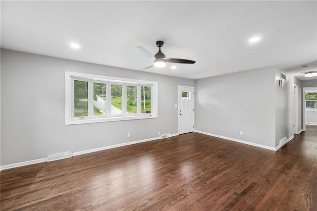 3741 N Brighton Avenue, Kansas City, MO 64117