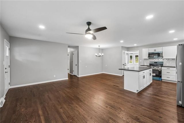 3741 N Brighton Avenue, Kansas City, MO 64117