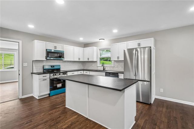 3741 N Brighton Avenue, Kansas City, MO 64117