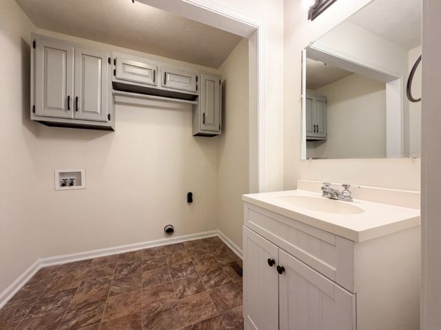 1309 Andrea Ln, Portland, TN 37148