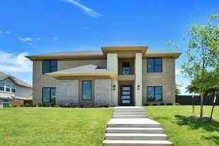 404 Mckinley Street, Desoto, TX 75115