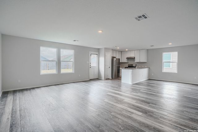 5905 Antonio Pl, Seguin, TX 78155