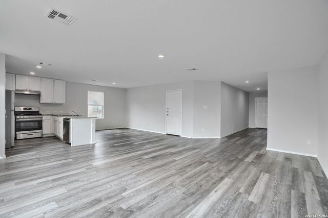 5905 Antonio Pl, Seguin, TX 78155
