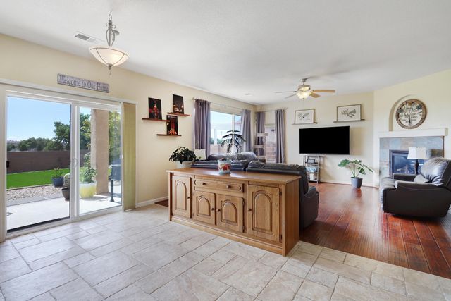 10078 CALLE CHULITA Road NW, Albuquerque, NM 87114