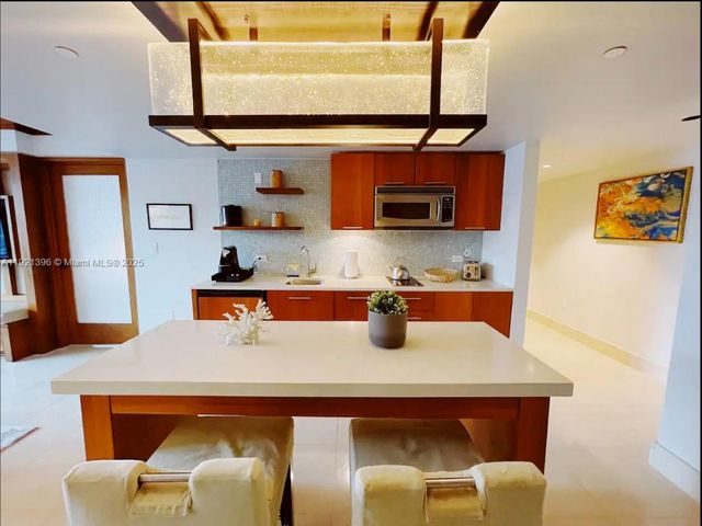 6801 Collins Ave 315, Miami Beach, FL 33141