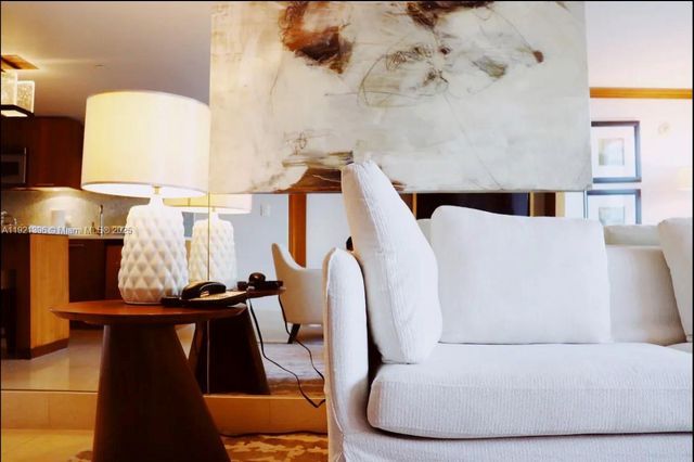 6801 Collins Ave 315, Miami Beach, FL 33141