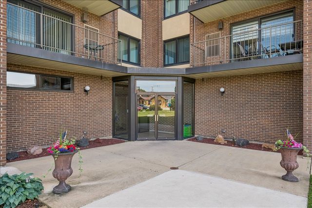 7707 W Irving Park Road 308, Chicago, IL 60634