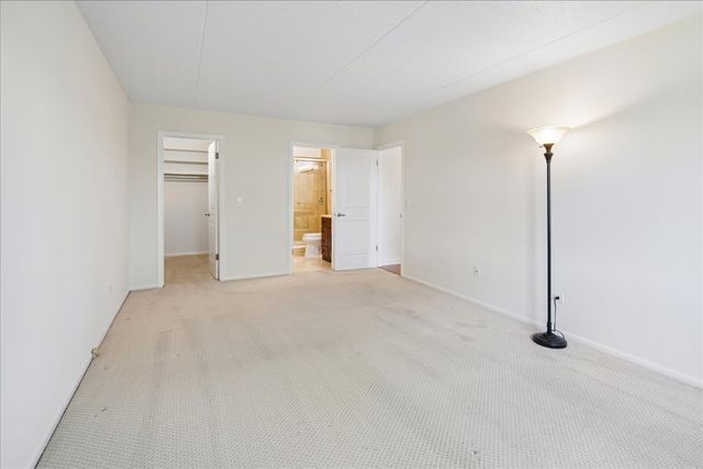 7707 W Irving Park Road 308, Chicago, IL 60634