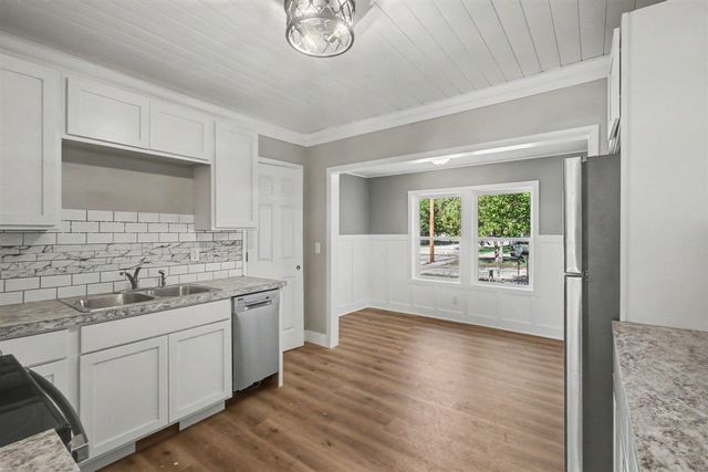 1201 Slayton Avenue, Grand Haven, MI 49417