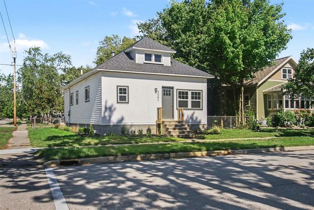 1201 Slayton Avenue, Grand Haven, MI 49417