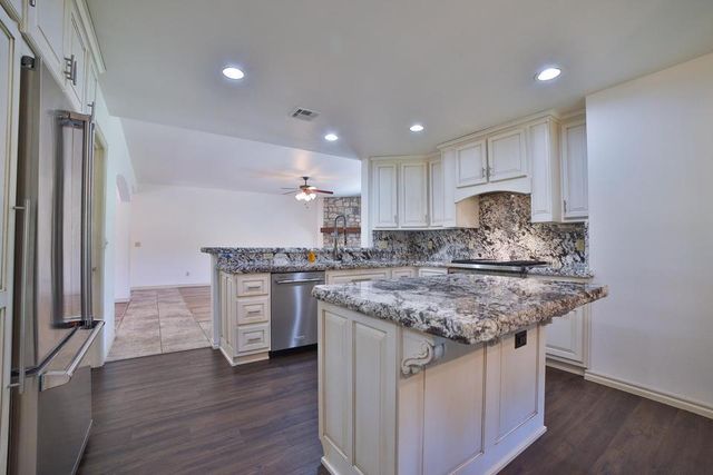 5026 Lake Breeze Road, Grove, OK 74344