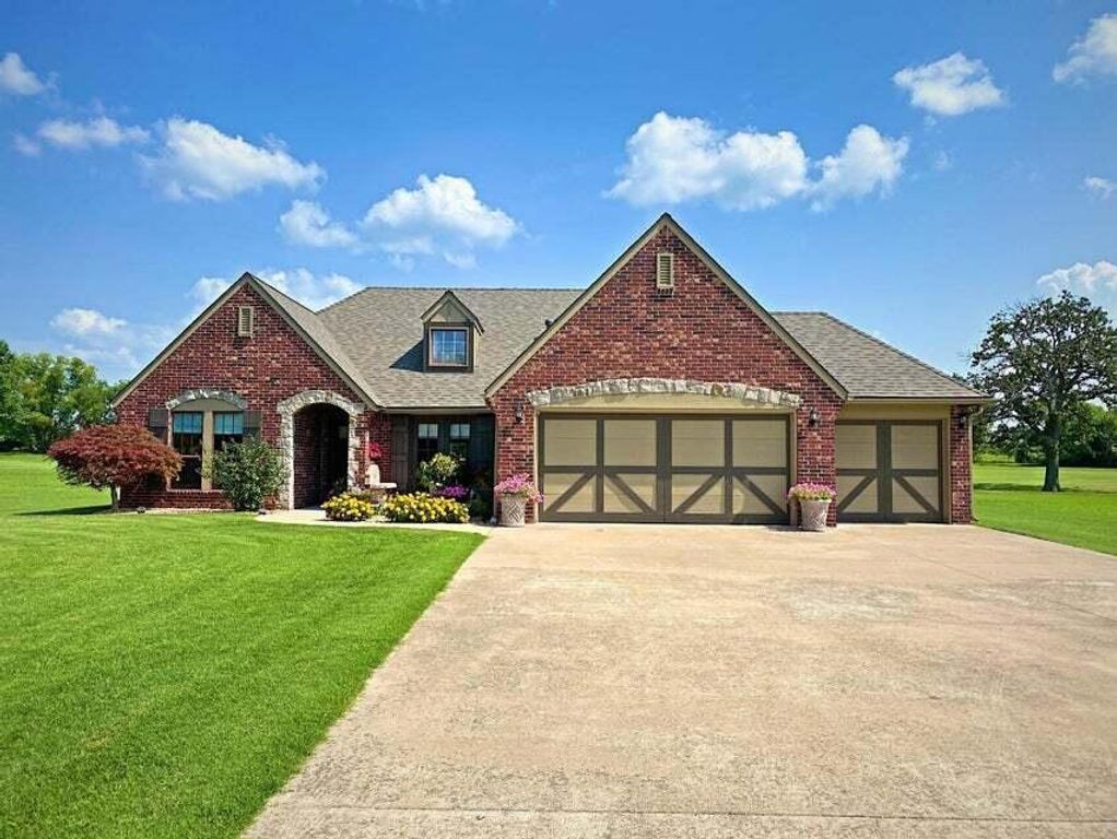 5026 Lake Breeze Road, Grove, OK 74344