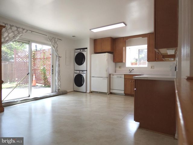2216 FREAR PL, Herndon, VA 20170