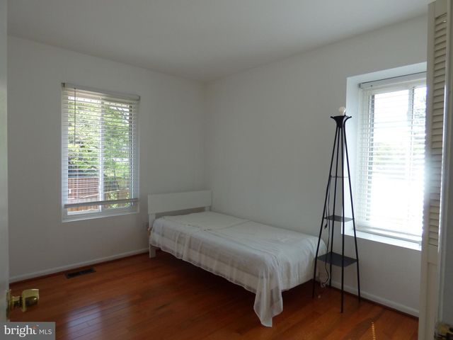 2216 FREAR PL, Herndon, VA 20170