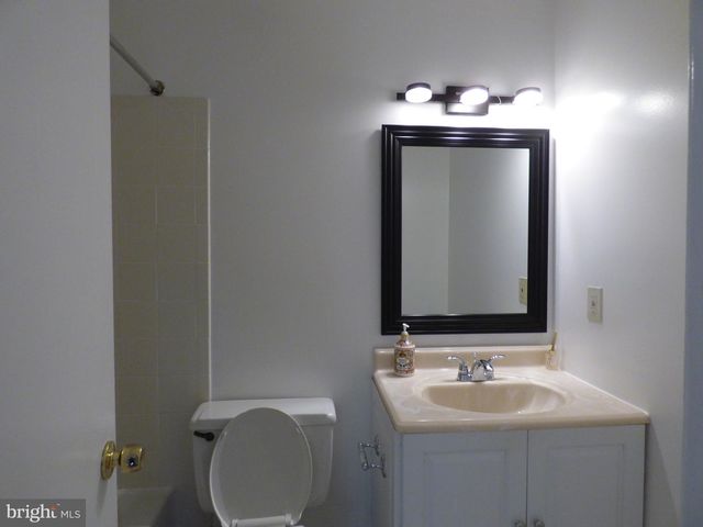 2216 FREAR PL, Herndon, VA 20170