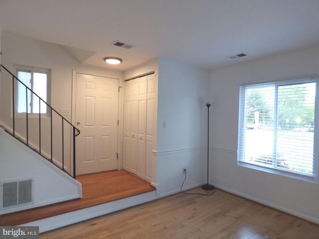2216 FREAR PL, Herndon, VA 20170