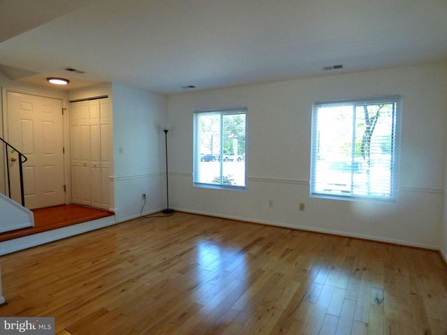 2216 FREAR PL, Herndon, VA 20170