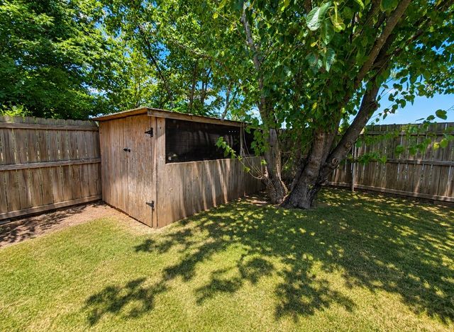 703 Perry Avenue, Waxahachie, TX 75165