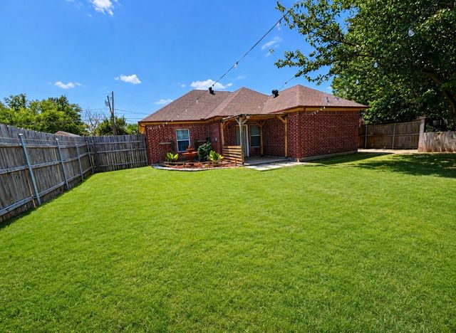 703 Perry Avenue, Waxahachie, TX 75165