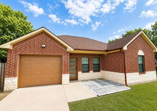703 Perry Avenue, Waxahachie, TX 75165
