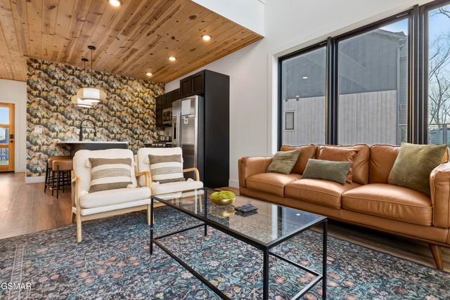 1253 Reedmont Way, Sevierville, TN 37876