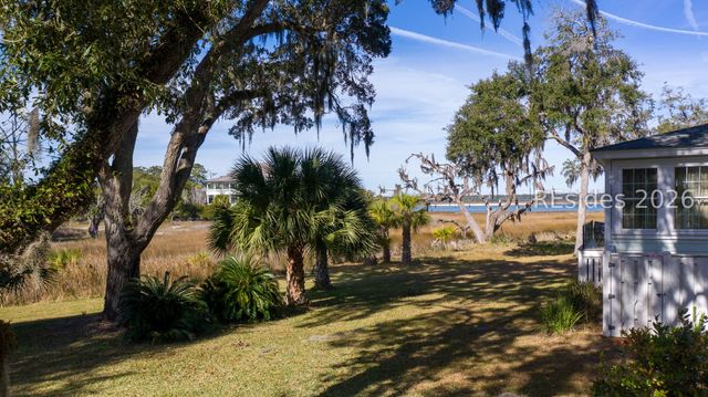 11 River Place Xing, Daufuskie Island, SC 29915