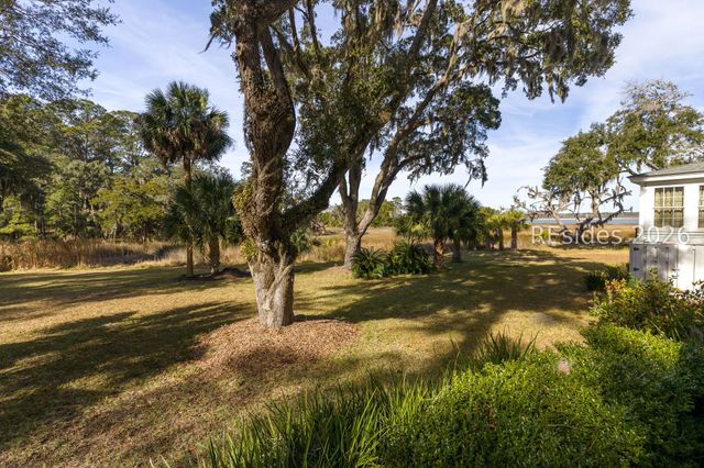 11 River Place Xing, Daufuskie Island, SC 29915