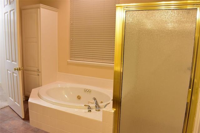 11110 S Reach, Montgomery, TX 77356
