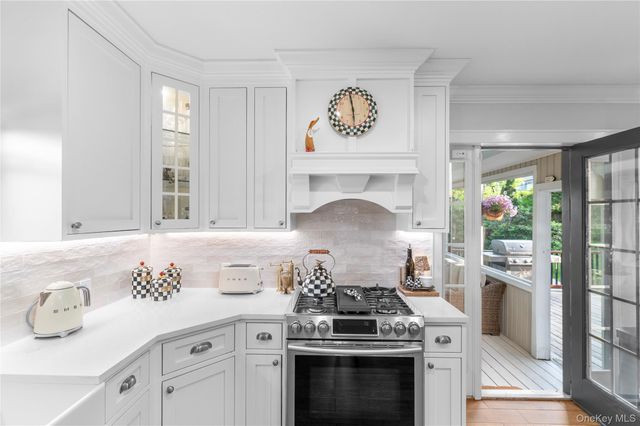 98 W Central Avenue, Pearl River, NY 10965