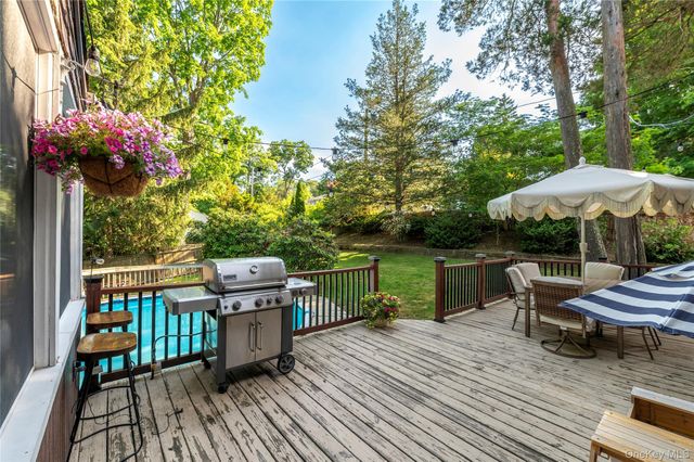 98 W Central Avenue, Pearl River, NY 10965