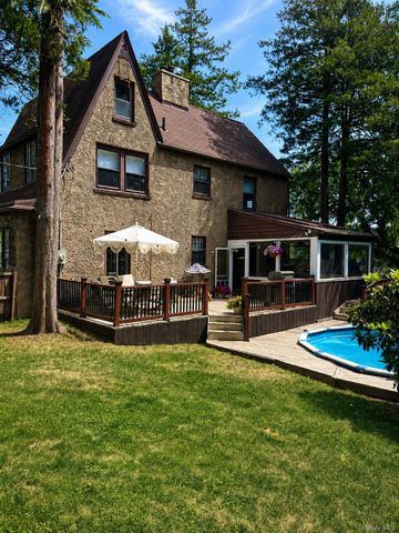 98 W Central Avenue, Pearl River, NY 10965