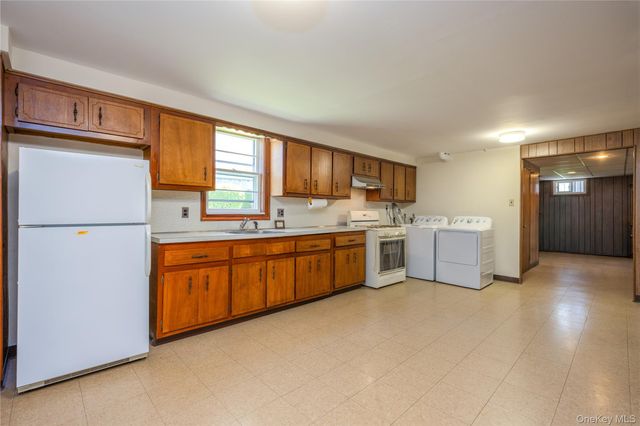 28 Hall Avenue, Eastchester, NY 10709