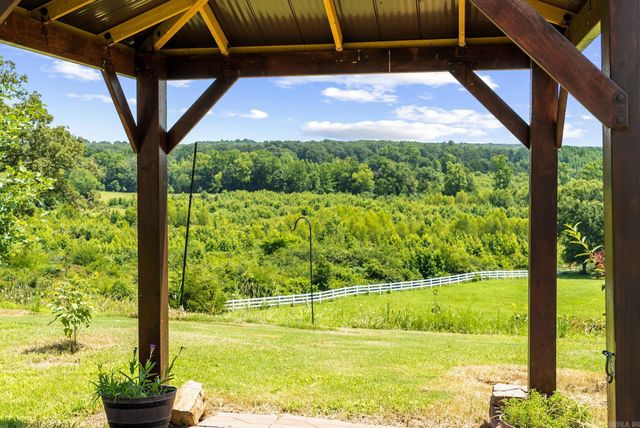 31 Winterberry Drive, Greenbrier, AR 72058
