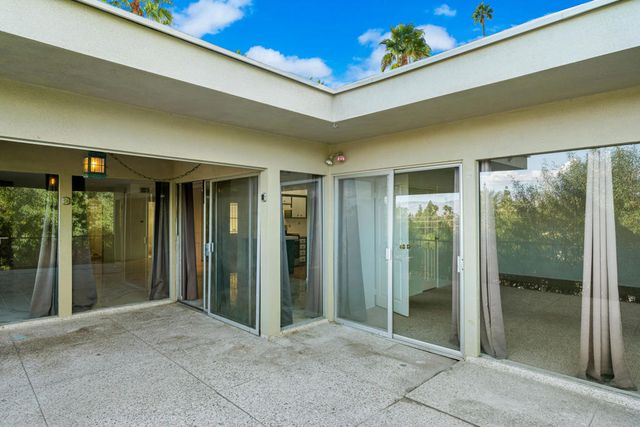 2014 Southridge Drive, Palm Springs, CA 92264