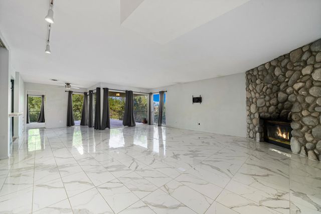 2014 Southridge Drive, Palm Springs, CA 92264