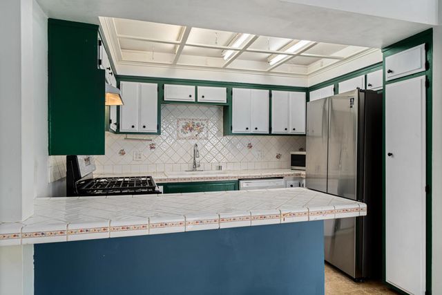 2014 Southridge Drive, Palm Springs, CA 92264