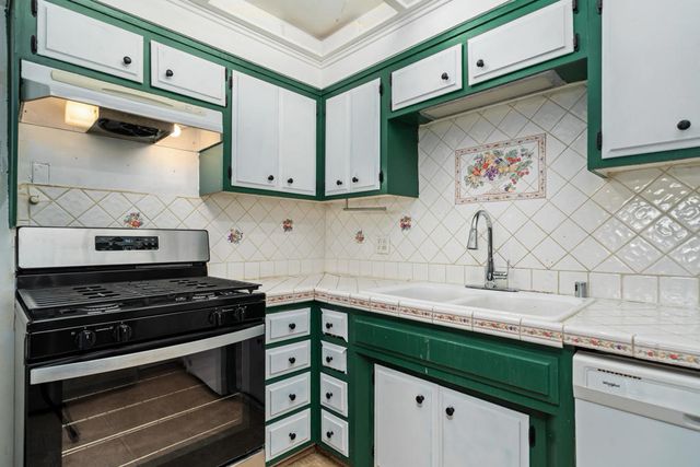 2014 Southridge Drive, Palm Springs, CA 92264