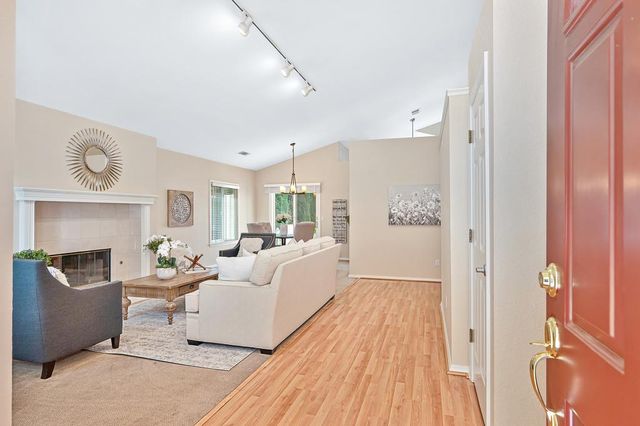 512 Adriana Pl, Auburn, CA 95603