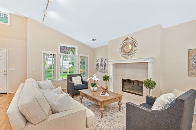 512 Adriana Pl, Auburn, CA 95603