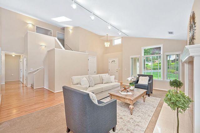 512 Adriana Pl, Auburn, CA 95603